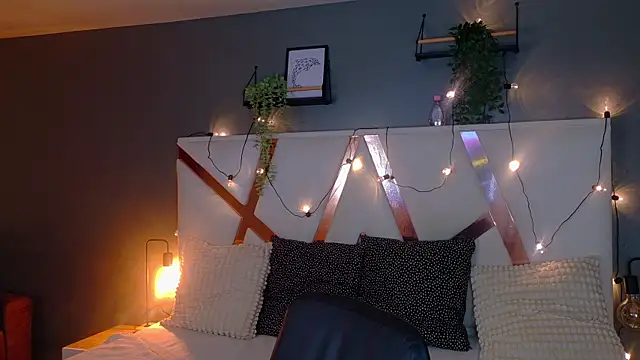 LiamThunder05  online show from 12/05/25, 07:45