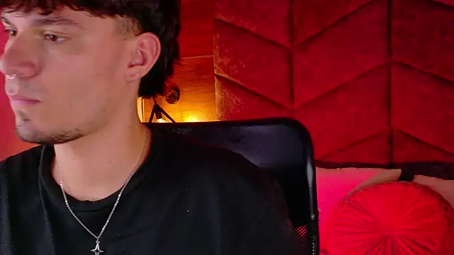 LiamThunder05  online show from 11/26/25, 03:06