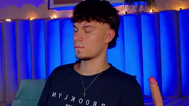 LiamThunder05  online show from 11/03/25, 03:12