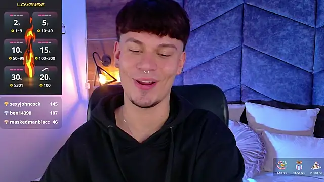 LiamThunder05  online show from 10/29/25, 03:16