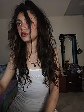 caramel doll   online show from 11/06/25, 12:58