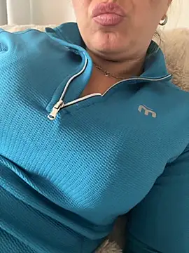 Daiana Andra online show from 10/21/25, 11:53