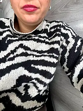 Daiana Andra online show from 10/30/25, 10:13