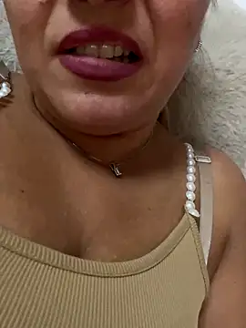 Daiana Andra online show from 10/15/25, 07:11