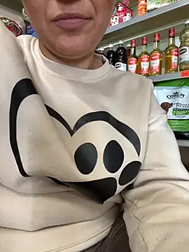 Daiana Andra online show from 10/25/25, 10:47