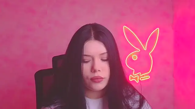 Mona Esty online show from 11/11/25, 12:33