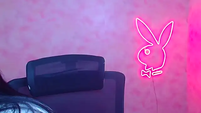 Mona Esty online show from 12/17/25, 06:35