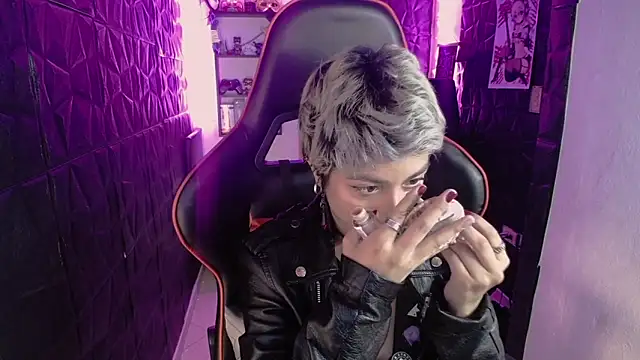 lunarichy22 online show from 02/24/26, 08:21