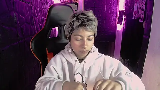 lunarichy22 online show from 02/23/26, 07:25