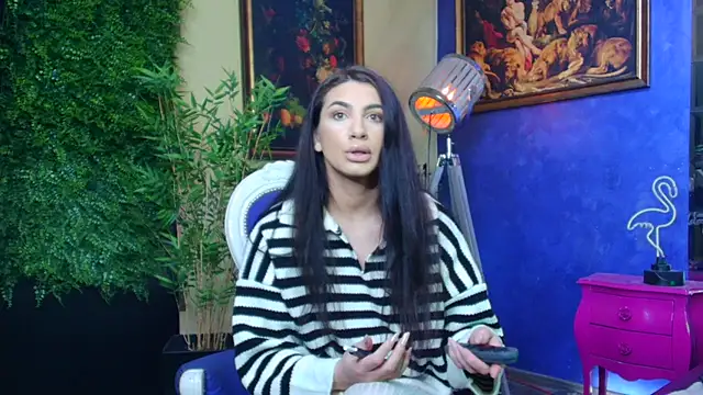 Snapshot of nicolepalmer chatting on 11/12/25, 12:20 nicolepalmer online show from 11/12/25, 12:20