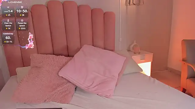 mara swan  online show from 12/16/25, 07:29