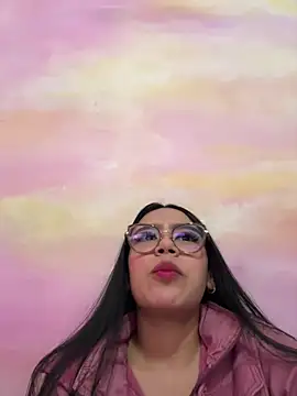 Snapshot of mara_swan_ chatting on 02/14/26, 01:00 mara swan online show from 02/14/26, 01:00