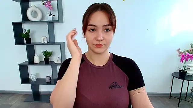 OliviaMontgommery online show from 10/29/25, 06:34