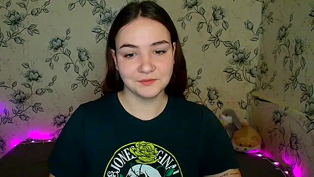 OliviaMontgommery online show from 04/15/26, 01:48