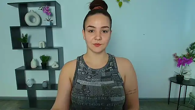 OliviaMontgommery online show from 11/11/25, 07:03