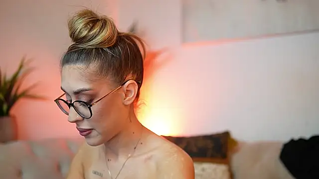 AileenKiss online show from 11/13/25, 07:40