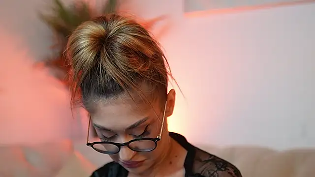 AileenKiss online show from 10/24/25, 06:40