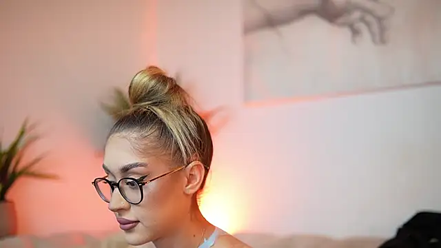 AileenKiss online show from 10/28/25, 07:35