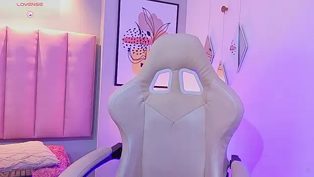 CamilaLevy online show from 04/10/26, 12:23