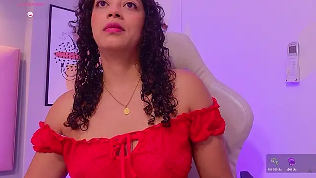 Snapshot of CamilaLevy chatting on 05/04/26, 12:19 CamilaLevy online show from 05/04/26, 12:19