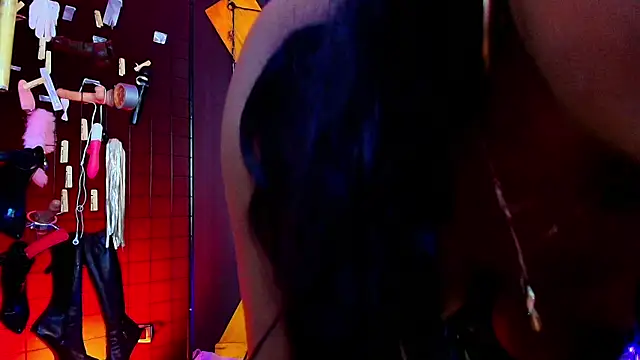 MrKiara Queen BDSM  online show from 10/06/25, 01:01