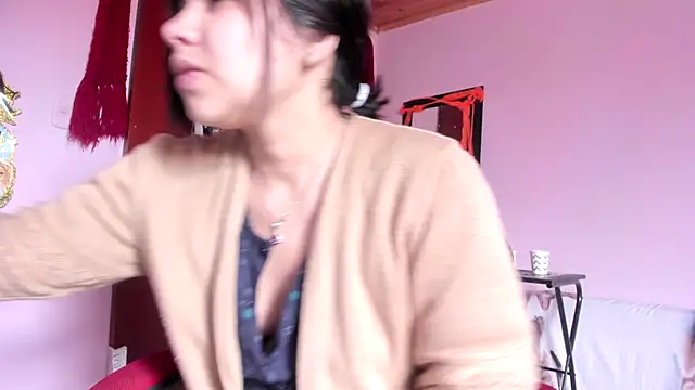 Snapshot of Elfa-Diamond chatting on 10/09/25, 02:39 Elfa-Diamond online show from 10/09/25, 02:39