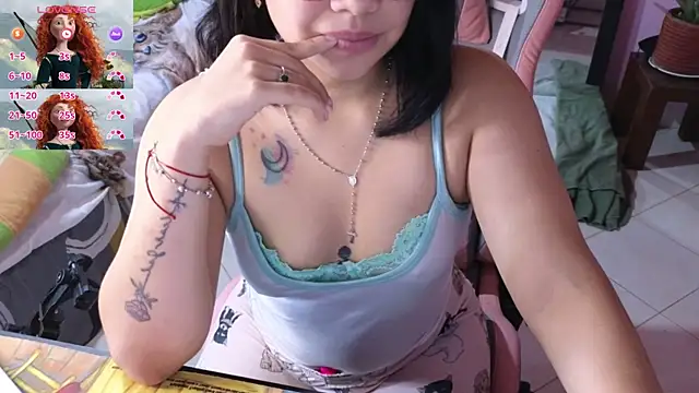 Snapshot of Elfa-Diamond chatting on 10/03/25, 08:10 Elfa-Diamond online show from 10/03/25, 08:10