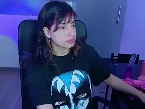 Violetta Swett  online show from 11/15/25, 02:43