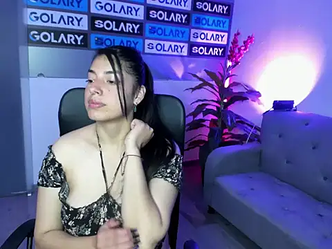 Snapshot of Violetta_Swett_ chatting on 10/06/25, 12:39 Violetta Swett online show from 10/06/25, 12:39