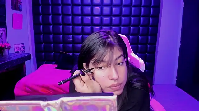 Violetta Swett  online show from 12/01/25, 12:39