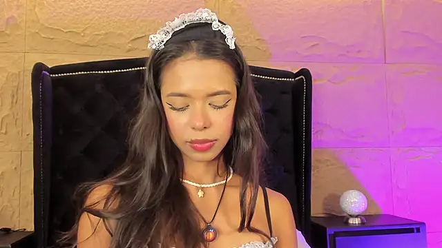 naomi hill1 online show from 12/04/25, 10:20