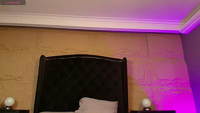 naomi hill1 online show from 10/10/25, 09:04