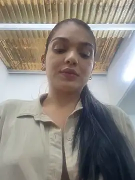 catalina garciaa online show from 11/25/25, 06:41