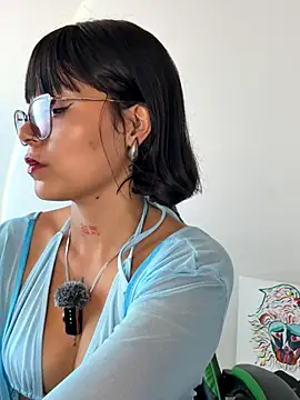 Qadeshoficial online show from 10/22/25, 09:13