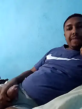 Snapshot of MorangoDoAmor53 chatting on 11/12/25, 07:01 MorangoDoAmor53 online show from 11/12/25, 07:01