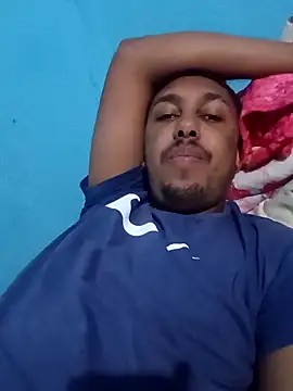 Snapshot of MorangoDoAmor53 chatting on 11/13/25, 04:49 MorangoDoAmor53 online show from 11/13/25, 04:49