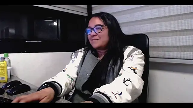 Xander Taylor  online show from 11/04/25, 05:11