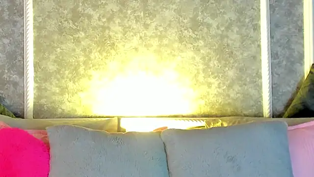  victoriaa  lois online show from 11/18/25, 08:34