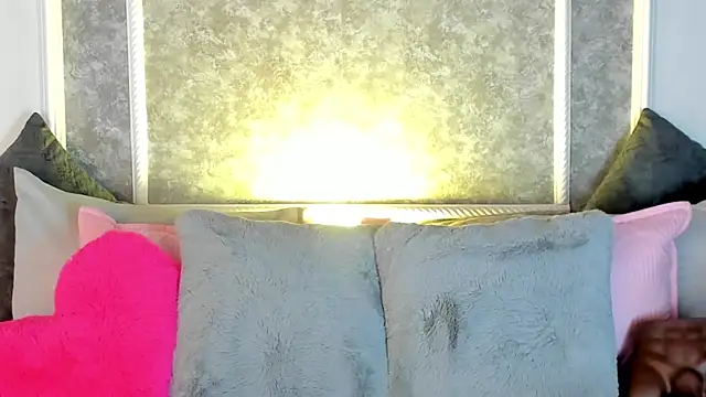  victoriaa  lois online show from 11/22/25, 10:08