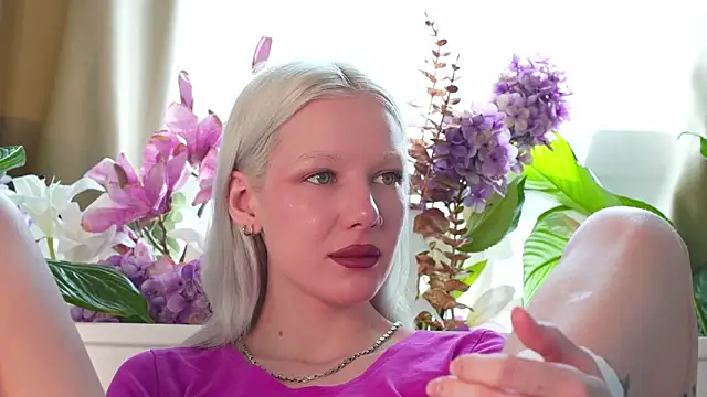 RanyThomson online show from 12/19/25, 10:06