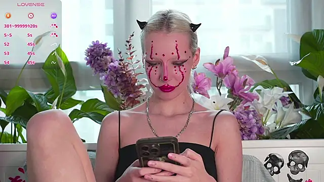 RanyThomson online show from 10/25/25, 02:17