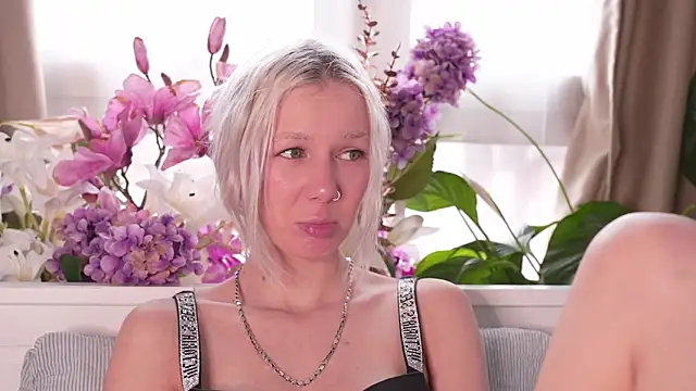 RanyThomson online show from 11/06/25, 01:26