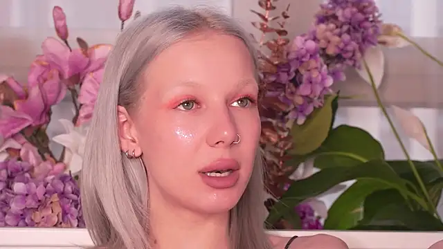 RanyThomson online show from 11/10/25, 02:22