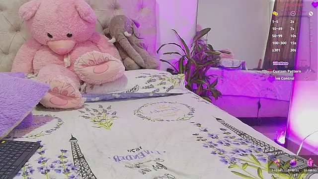 SoofiKiss online show from 06/04/26, 06:56