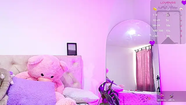 SoofiKiss online show from 10/10/25, 06:53