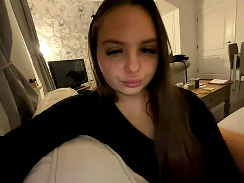 Snapshot of EllaStarrxxx chatting on 12/02/25, 01:28 EllaStarrxxx online show from 12/02/25, 01:28