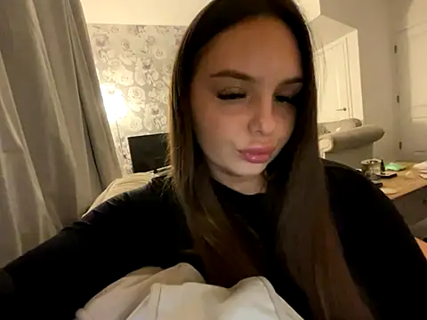 Snapshot of EllaStarrxxx chatting on 10/05/25, 10:55 EllaStarrxxx online show from 10/05/25, 10:55