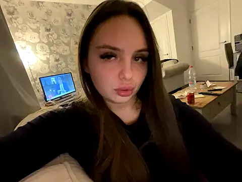 Snapshot of EllaStarrxxx chatting on 10/31/25, 12:07 EllaStarrxxx online show from 10/31/25, 12:07