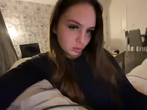 Snapshot of EllaStarrxxx chatting on 10/22/25, 09:46 EllaStarrxxx online show from 10/22/25, 09:46