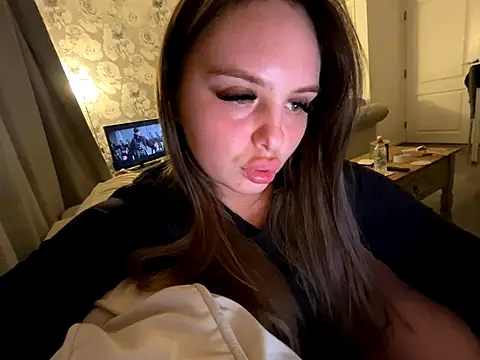 Snapshot of EllaStarrxxx chatting on 10/28/25, 11:14 EllaStarrxxx online show from 10/28/25, 11:14